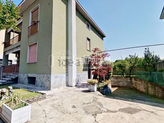 Casa in vendita a Moncucco, Brugherio