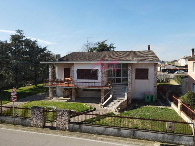 Casa in vendita a Bergantino, Veneto