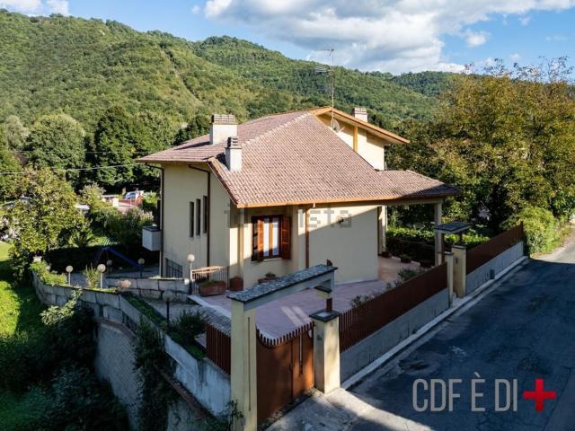 Casa in vendita a Rieti, Lazio