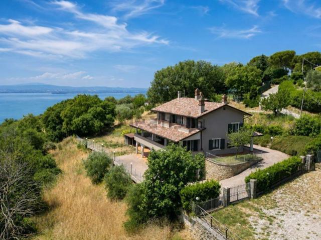Casa in vendita a Passignano Sul Trasimeno, Umbria