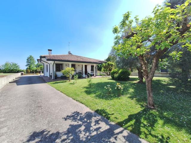 Casa in vendita a Sarzano, Rovigo