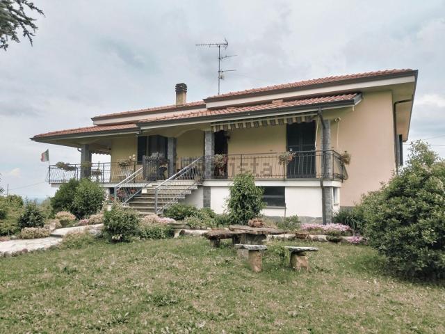 Casa in vendita a Borgonovo Val Tidone, Reggio Emilia