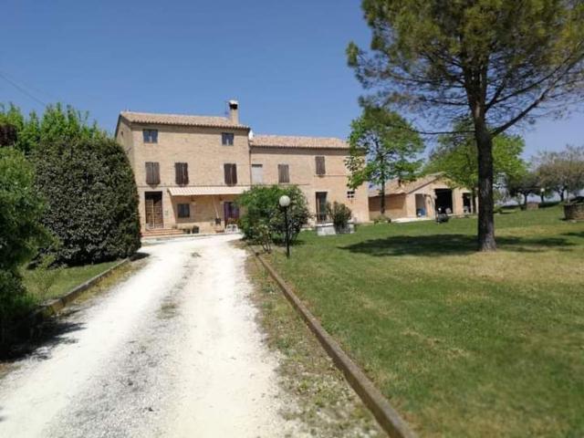 Casa in vendita a Contrada Piangiano, Treia