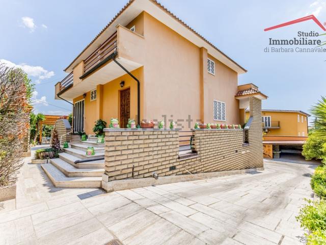 Casa in vendita a Monte Migliore, Roma Capitale