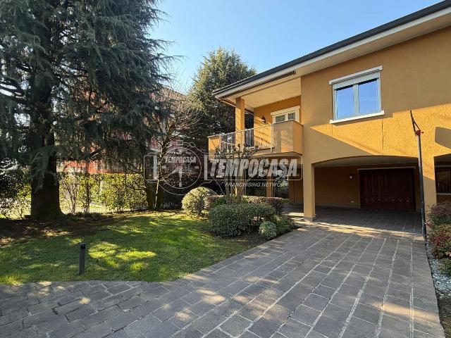 Casa in vendita a Pagnano, Merate