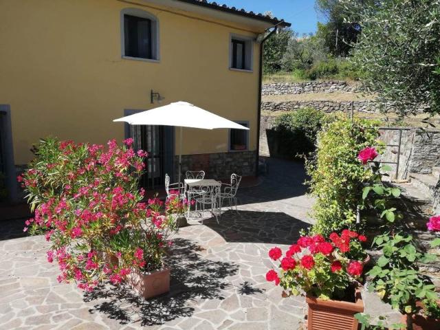 Casa in vendita a Cerreto, Prato