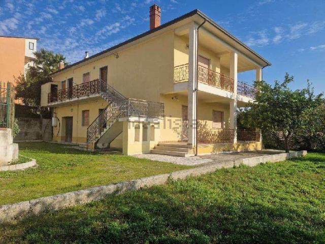 Casa in vendita a Ponte, Campania