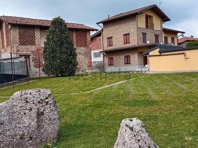 Casa in vendita a Balgano, Besana in Brianza