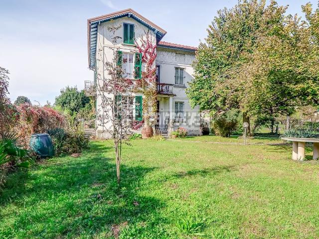Casa in vendita a Comunità Montana del Piambello, Marchirolo