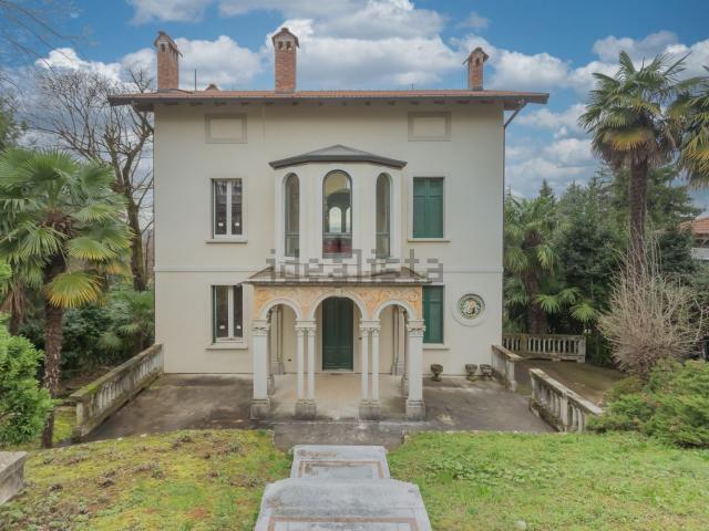 Casa in vendita a Venegono Superiore, Lombardia