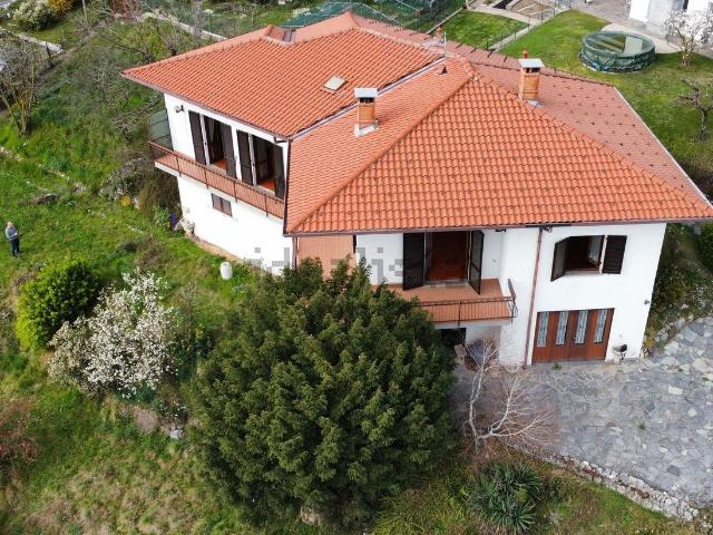 Casa in vendita a Tavernerio, Lombardia