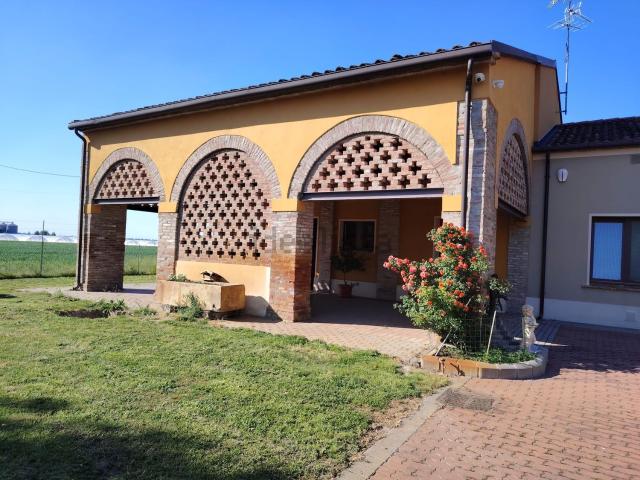 Casa in vendita a Sermide e Felonica, Lombardia
