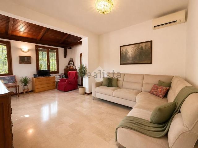 Casa in vendita a Osio Sopra, Lombardia