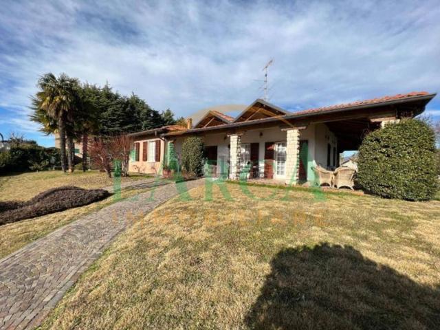 Casa in vendita a Adro, Lombardia