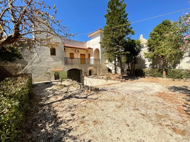 Casa in vendita a Sava, Taranto