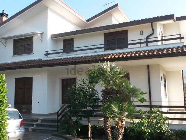 Casa in vendita a Montefalcione, Campania