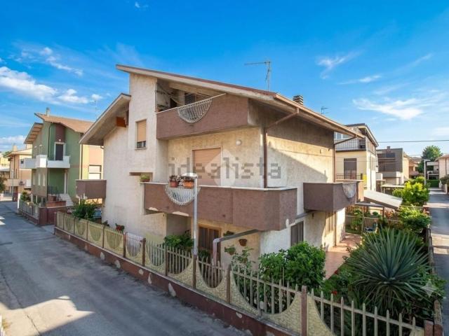 Casa in vendita a Città Sant'angelo, Abruzzo