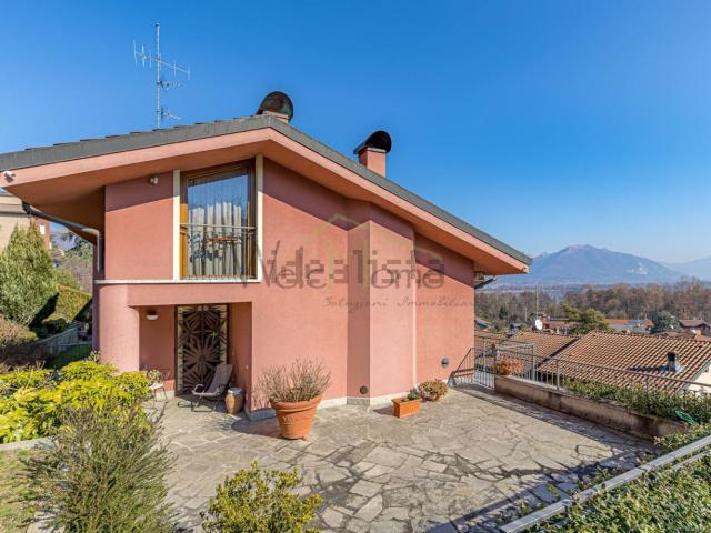 Casa in vendita a Alserio, Lombardia