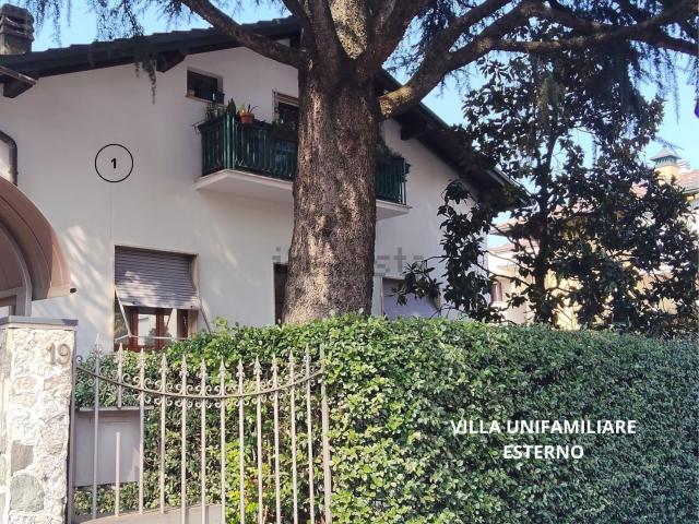Casa in vendita a Treviglio, Lombardia