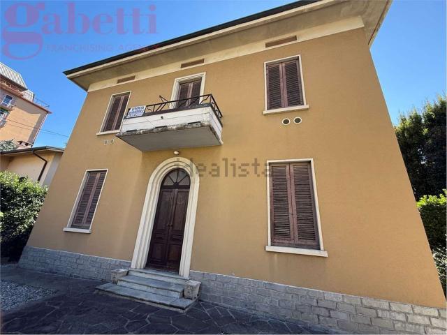 Casa in vendita a Carpesino, Erba