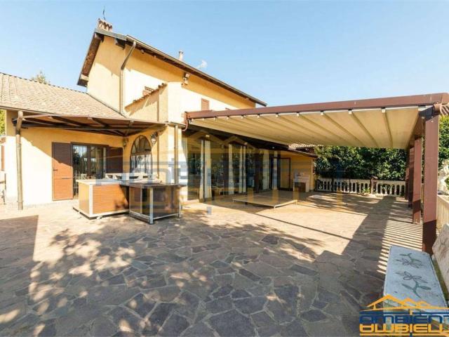 Casa in vendita a Busnago, Lombardia