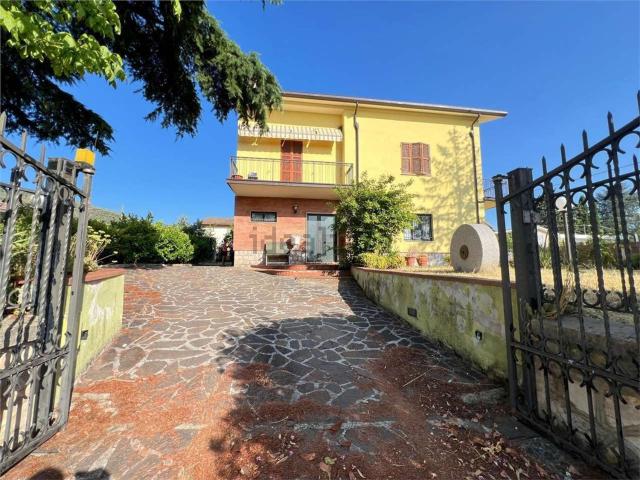 Casa in vendita a Campello Sul Clitunno, Umbria