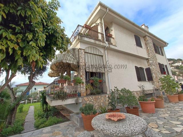 Casa in vendita a Camporosso mare, Camporosso