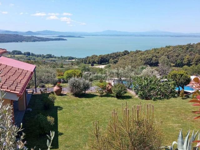 Casa in vendita a Passignano Sul Trasimeno, Umbria