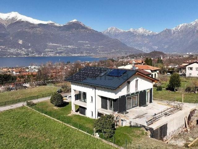 Casa in vendita a Laghetto, Colico
