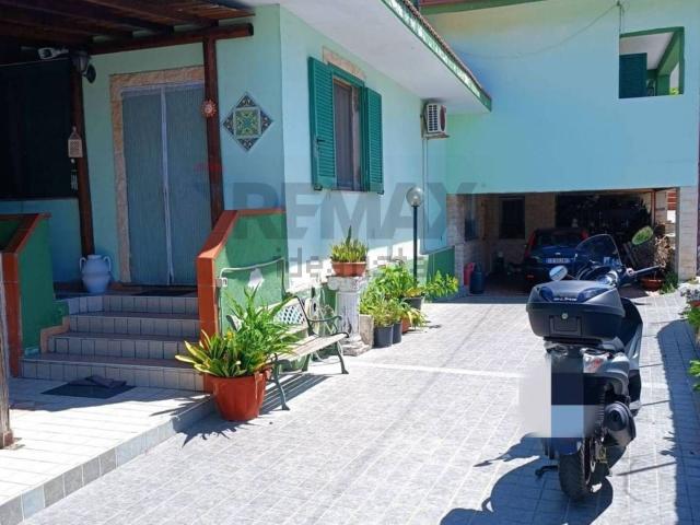 Casa in vendita a Minturno, Lazio