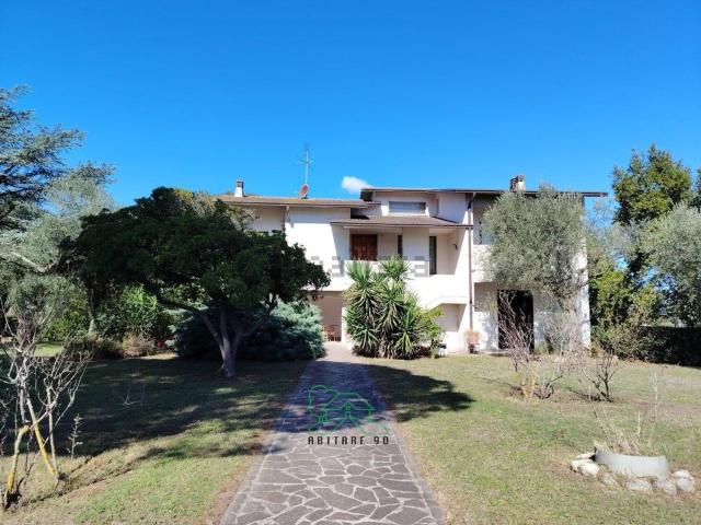 Casa in vendita a Bellocchi, Fano