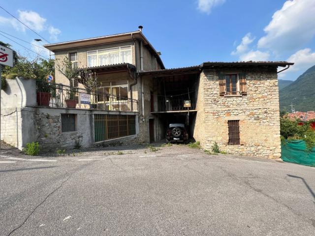 Casa in vendita a Casazza, Lombardia