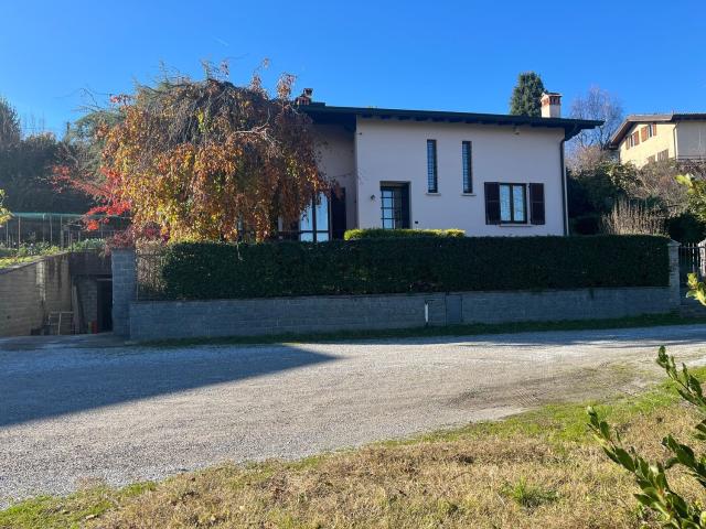 Casa in vendita a Corogna, Albavilla