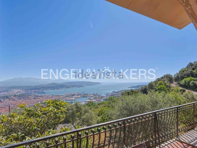 Casa in vendita a Ronco Vecchiora, La Spezia