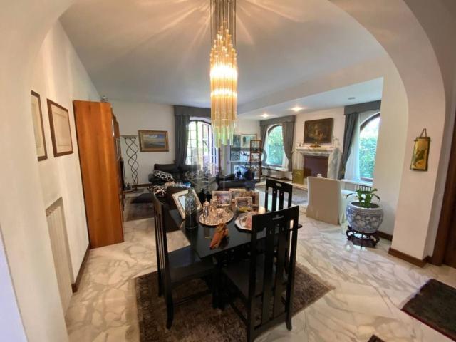 Casa in vendita a Marina di Carrara, Carrara