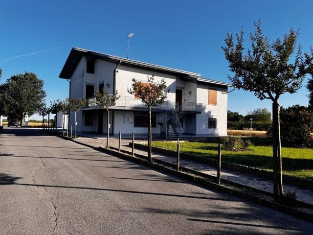 Casa in vendita a Ferrara, Reggio Emilia