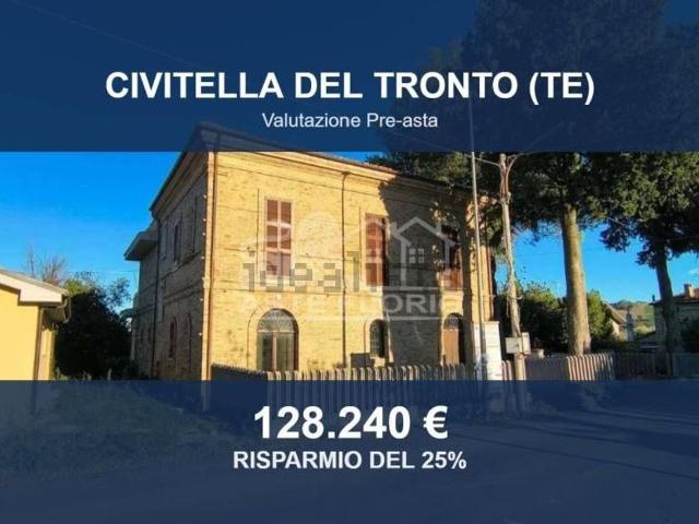 Casa in vendita a Le Casette, Civitella del Tronto