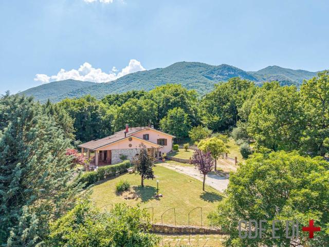 Casa in vendita a Greccio, Lazio