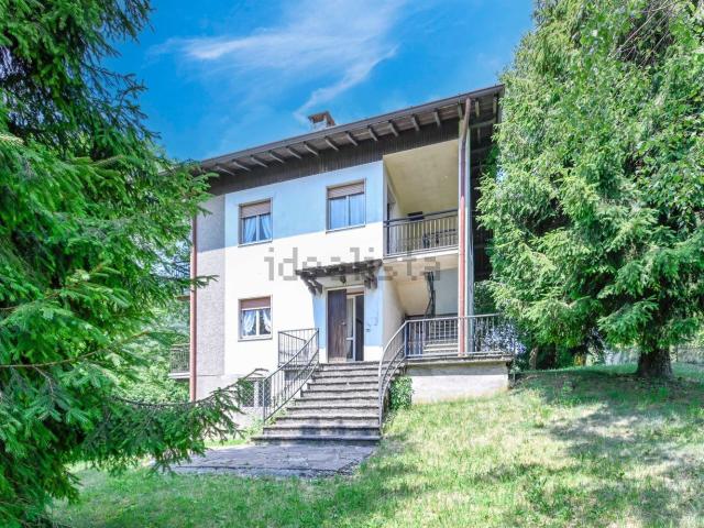 Casa in vendita a Selvino, Lombardia