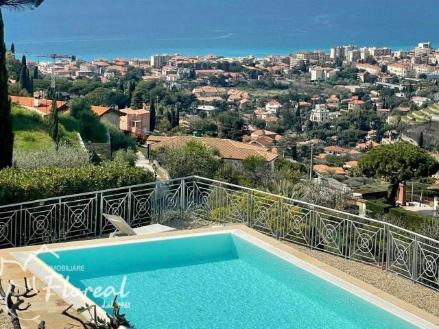Casa in vendita a Bordighera, Liguria