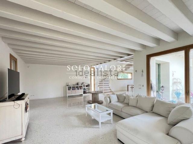 Casa in vendita a Montebelluna, Veneto