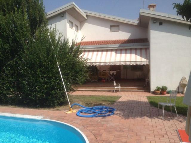 Casa in vendita a Casteggio, Lombardia