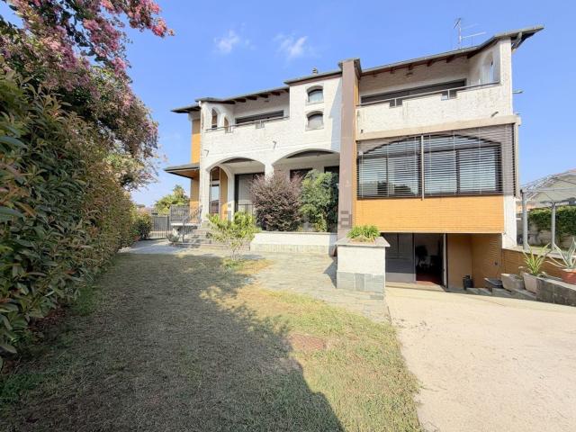 Casa in vendita a Inveruno, Lombardia