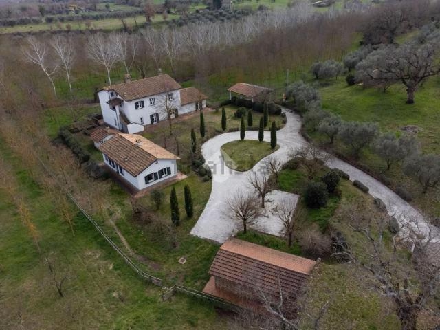 Casa in vendita a Vitorchiano, Lazio