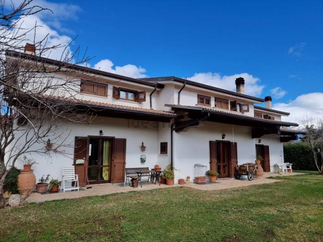 Casa in vendita a Introdacqua, Abruzzo