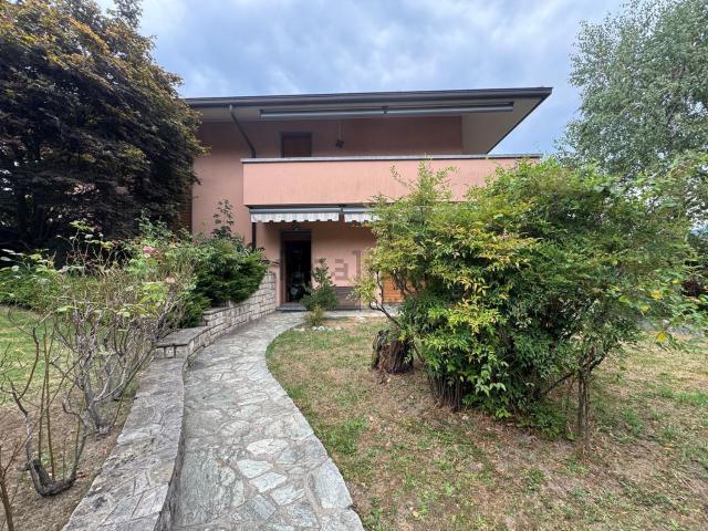 Casa in vendita a Santa Maria, Olginate