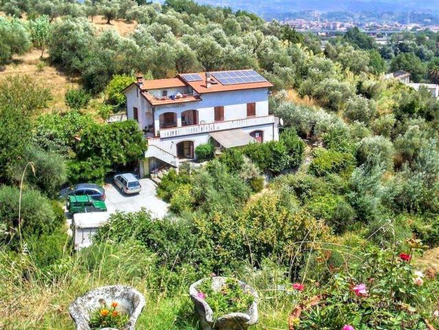 Casa in vendita a Arcola, Liguria