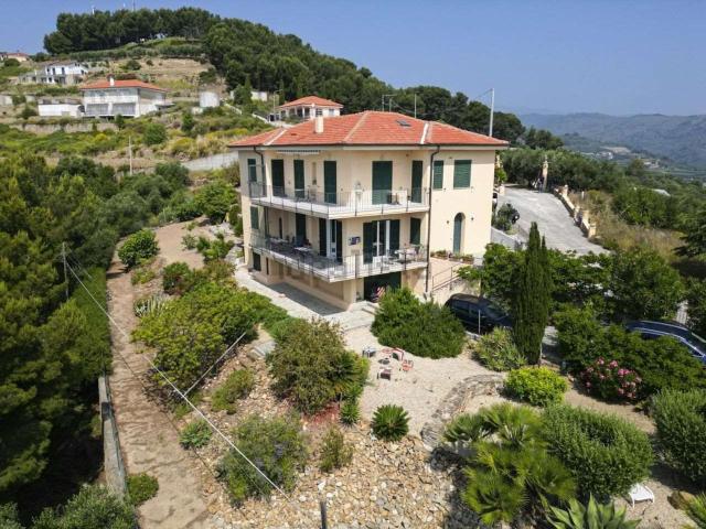Casa in vendita a Costarainera, Liguria