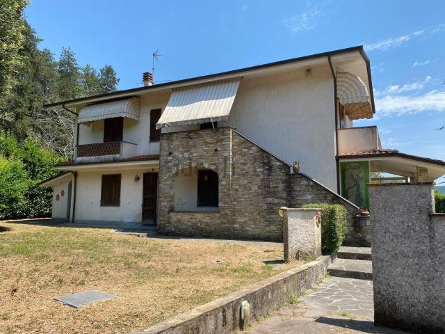 Casa in vendita a Montemagno, Camaiore