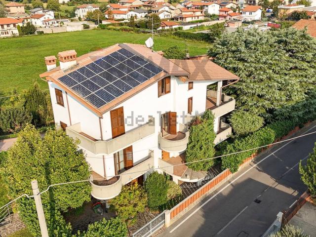 Casa in vendita a Pontirolo Nuovo, Bergamo